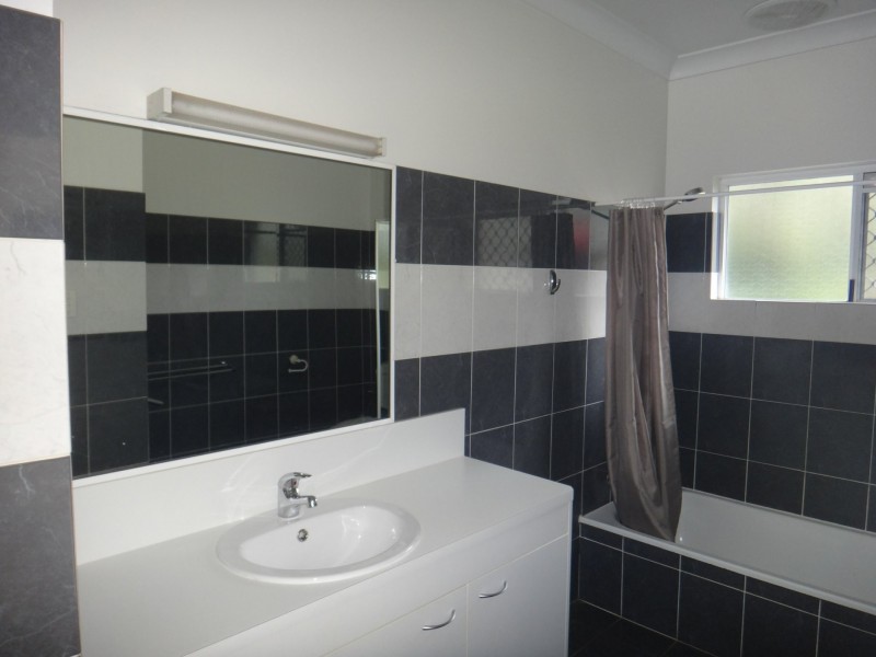 23 Cyprus Drive, Redlynch QLD 4870