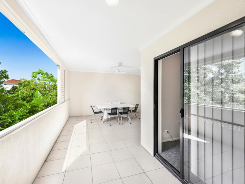 203/92-98 Digger Street, Cairns North QLD 4870