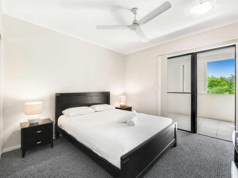 203/92-98 Digger Street, Cairns North QLD 4870