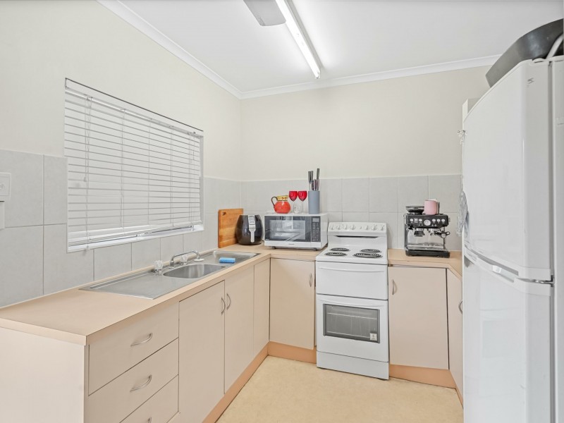 4 McManus Street, Whitfield QLD 4870