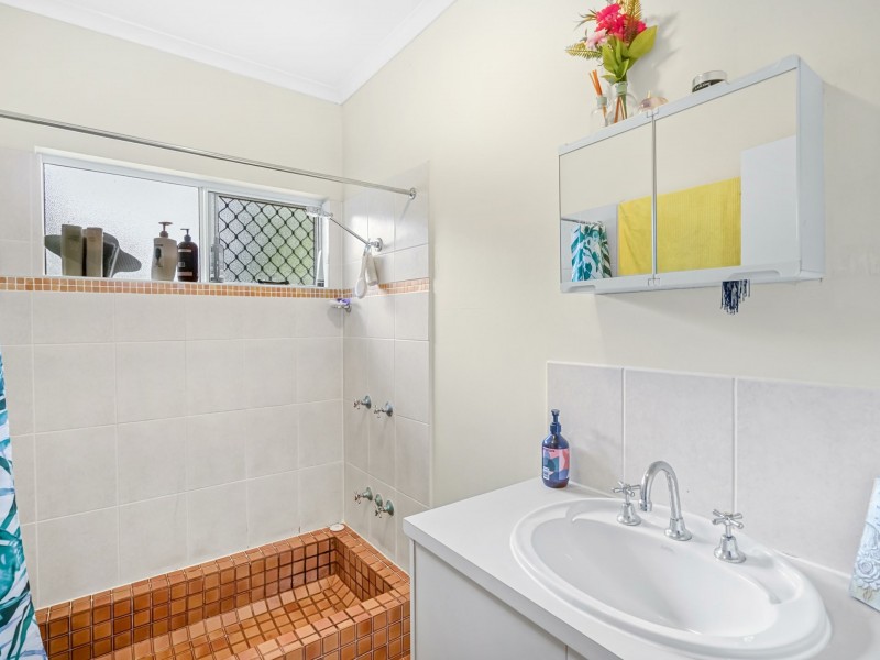 4 McManus Street, Whitfield QLD 4870