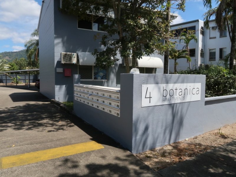 10/4 Chester Court, Manunda QLD 4870