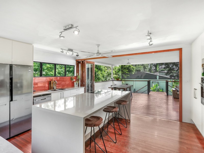 4 Compass Close, Edge Hill QLD 4870