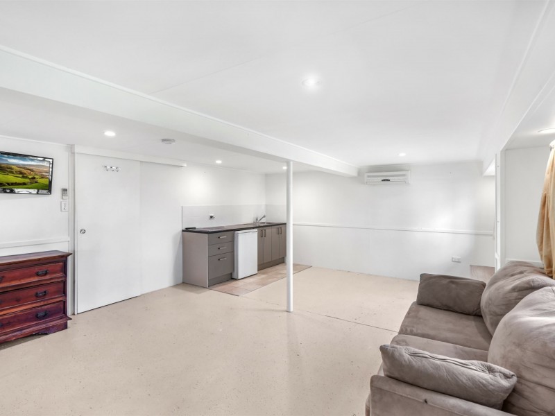 4 Compass Close, Edge Hill QLD 4870