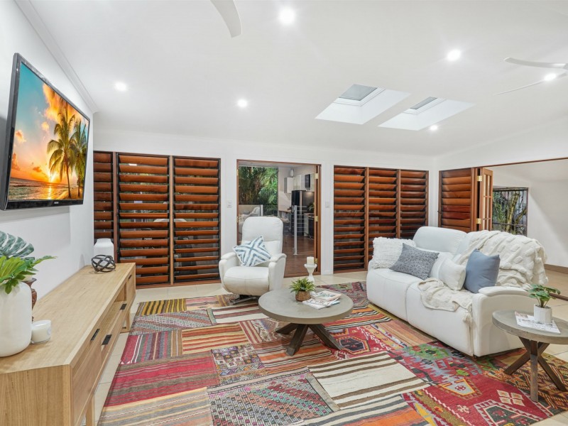 24 Nolan Street, Whitfield QLD 4870