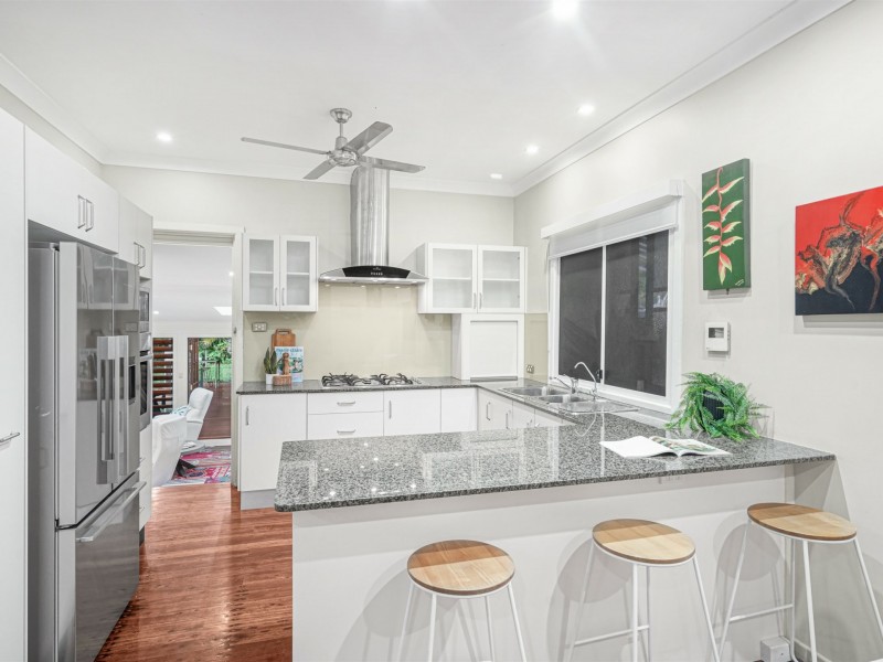 24 Nolan Street, Whitfield QLD 4870