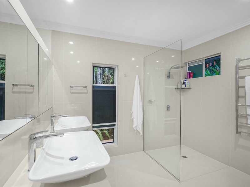 5 Knott Court, Whitfield QLD 4870