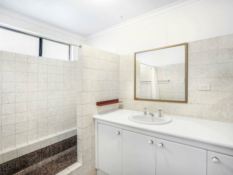 81 McManus Street, Whitfield QLD 4870