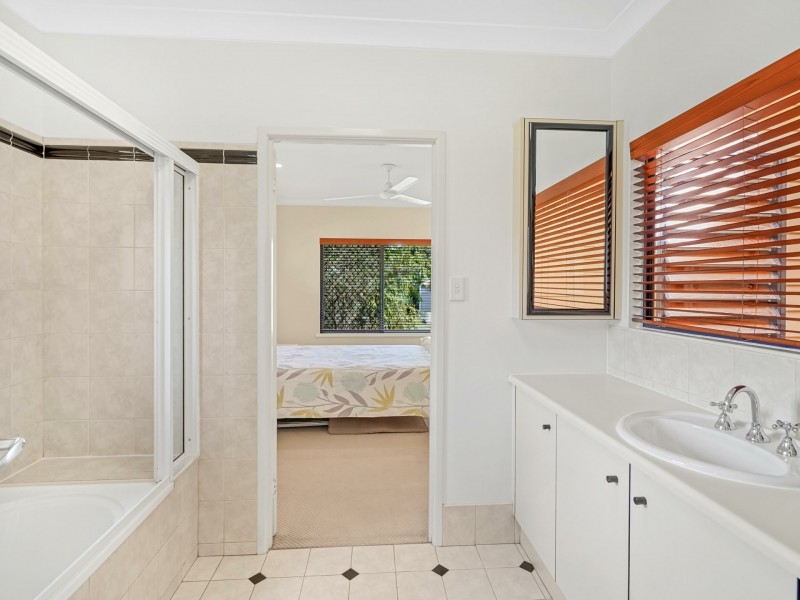 2 Greenford Close, Brinsmead QLD 4870
