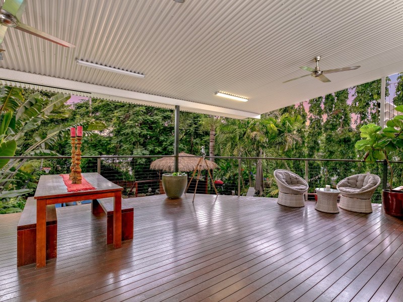 129 Hillview Crescent, Whitfield QLD 4870