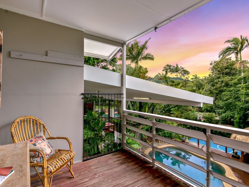 129 Hillview Crescent, Whitfield QLD 4870