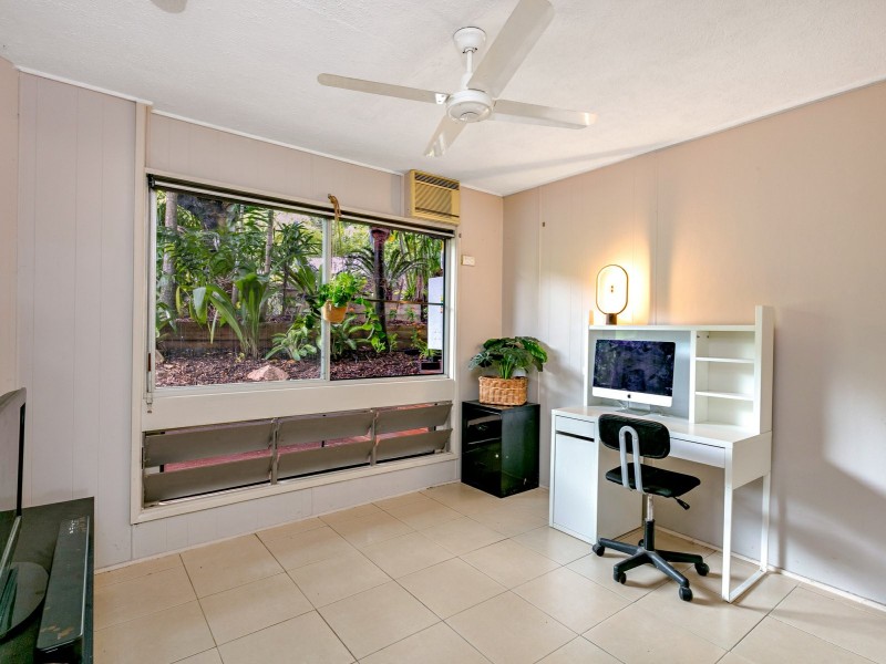 129 Hillview Crescent, Whitfield QLD 4870