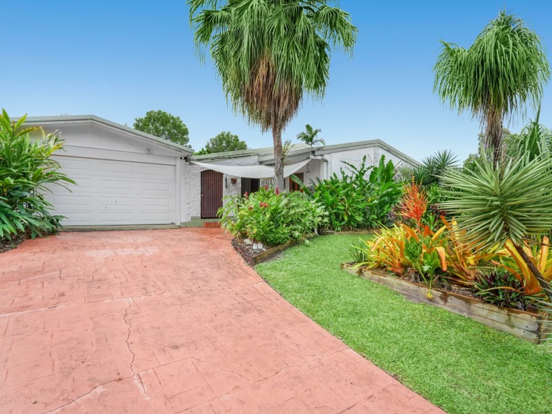 4 Begonia Place, Mooroobool QLD 4870