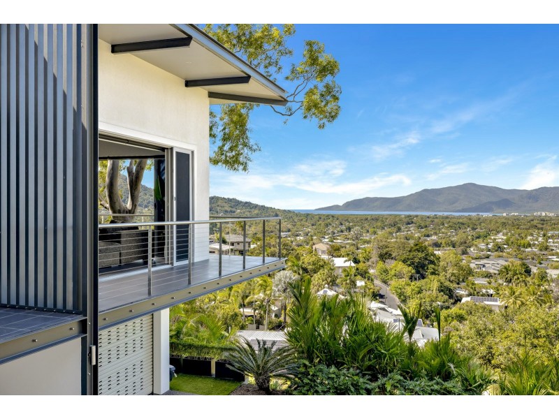 8 Knowles Street, Whitfield QLD 4870