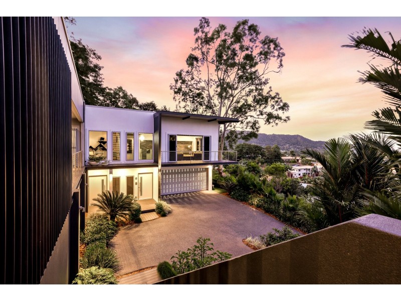 8 Knowles Street, Whitfield QLD 4870