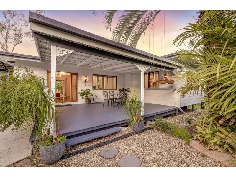 6 Balzer Close, Whitfield QLD 4870