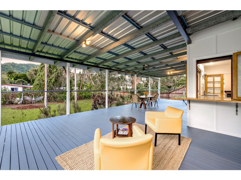 6 Balzer Close, Whitfield QLD 4870