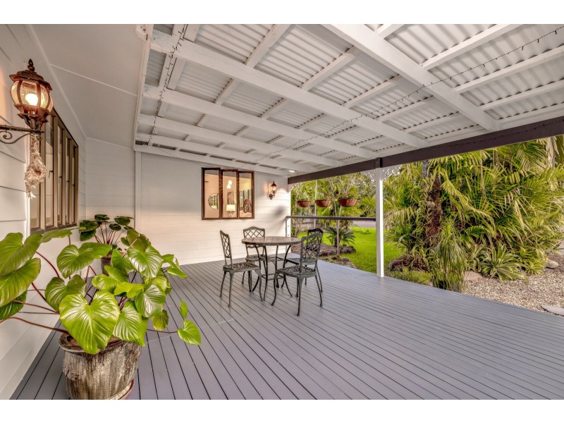 6 Balzer Close, Whitfield QLD 4870