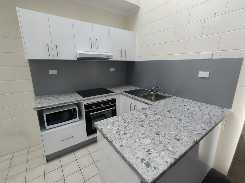 1/27 Brooks Street, Whitfield QLD 4870