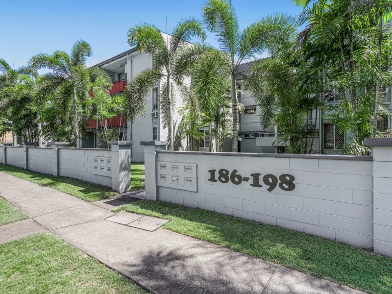 8/186-198 Lake Street, Cairns North QLD 4870