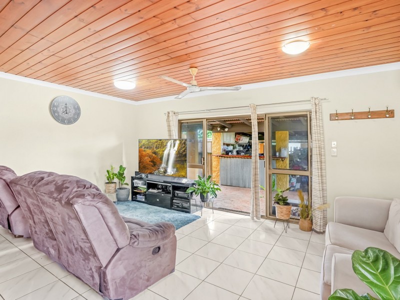 15 Pepperina Street, Mooroobool QLD 4870