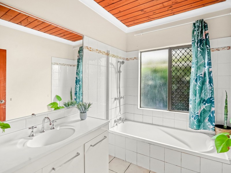 15 Pepperina Street, Mooroobool QLD 4870