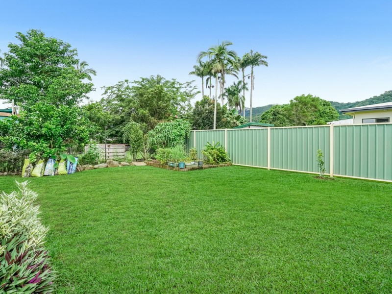 15 Pepperina Street, Mooroobool QLD 4870