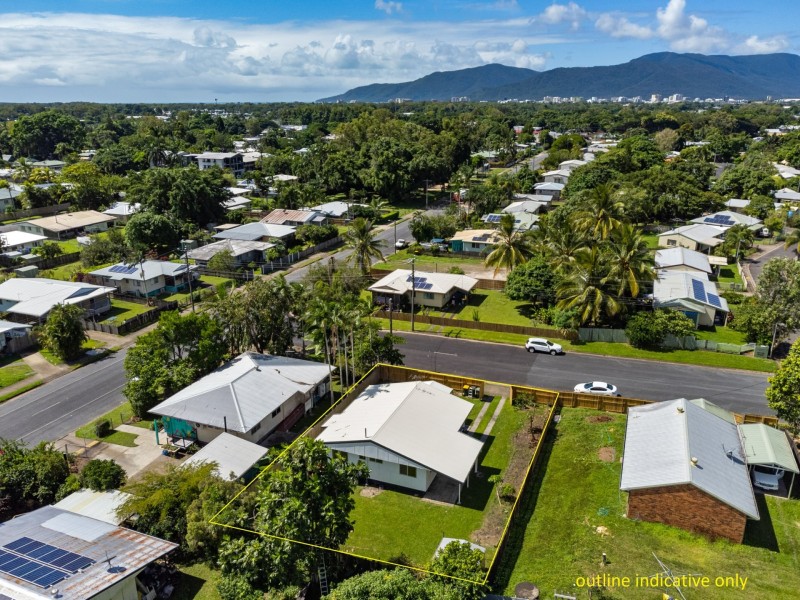 27 Marchant Street, Manoora QLD 4870