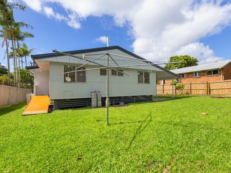 27 Marchant Street, Manoora QLD 4870