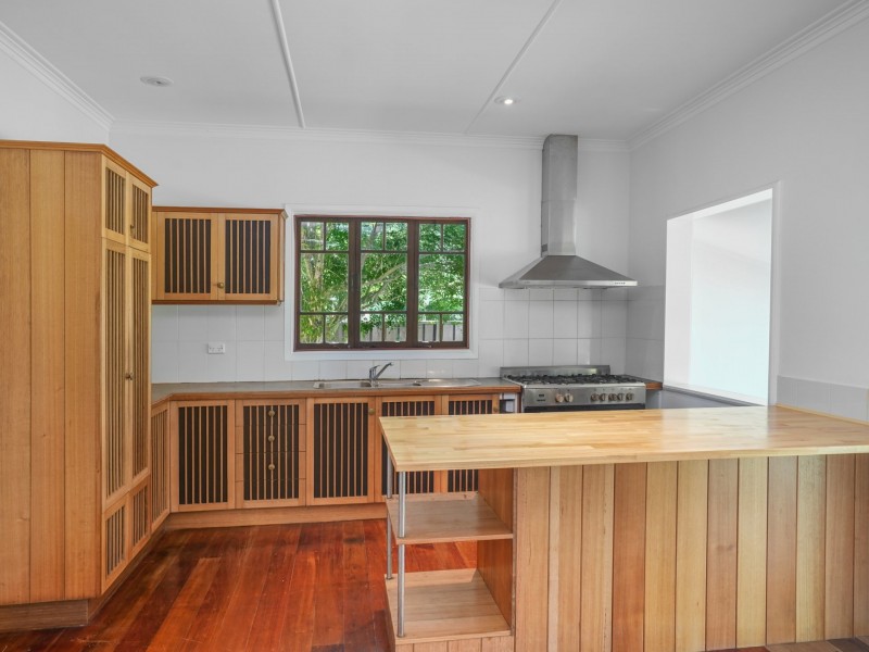 11 Fulton Close, Whitfield QLD 4870