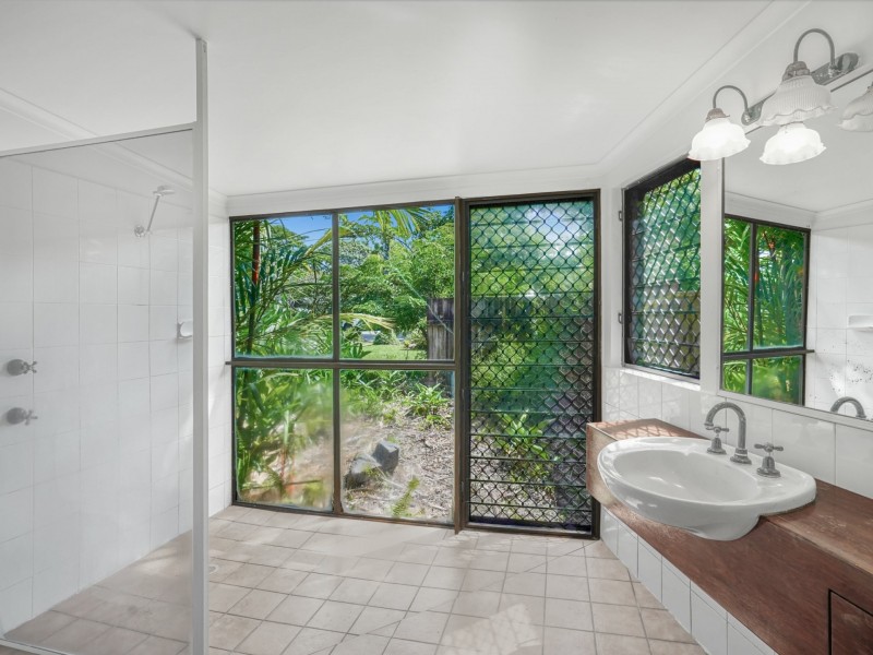 11 Fulton Close, Whitfield QLD 4870