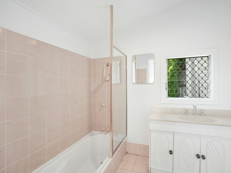 11 Fulton Close, Whitfield QLD 4870