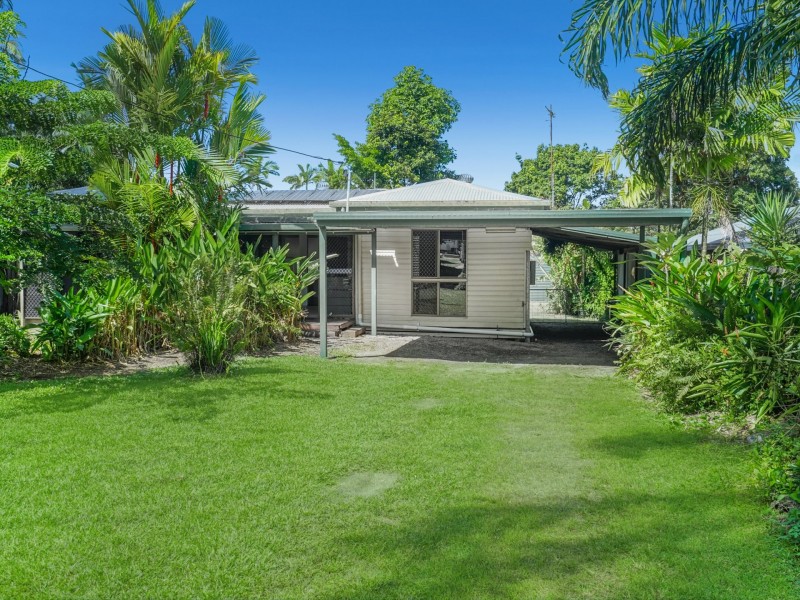 11 Fulton Close, Whitfield QLD 4870