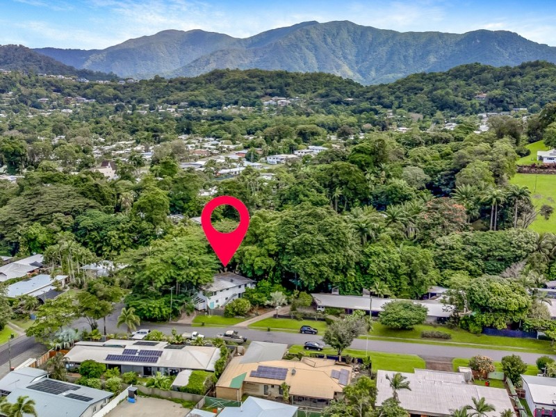 1 Mullins Street, Whitfield QLD 4870
