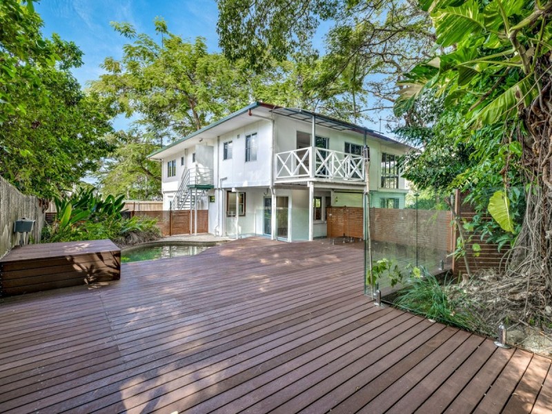 1 Mullins Street, Whitfield QLD 4870
