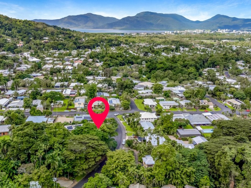 1 Mullins Street, Whitfield QLD 4870