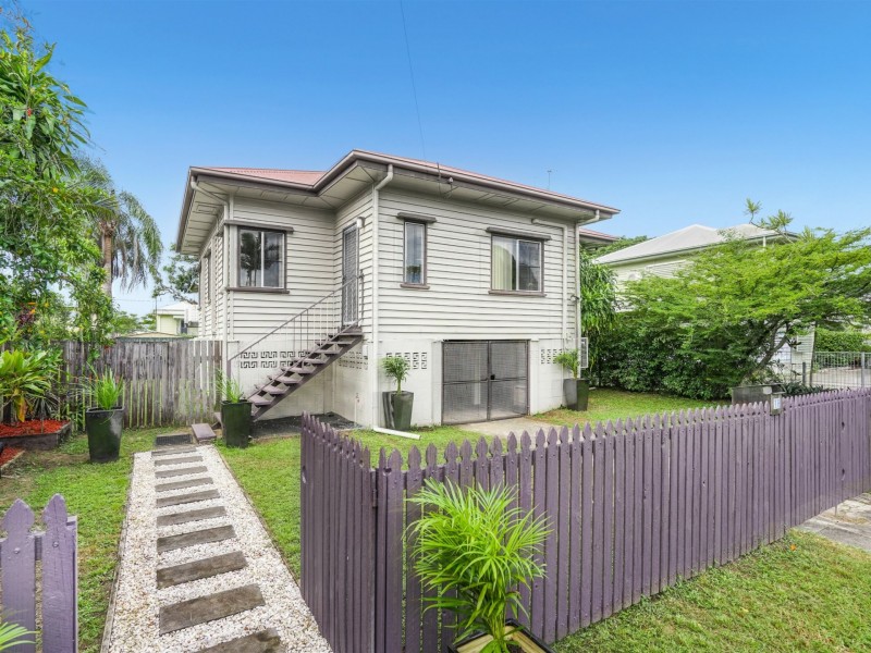 18 Barrett Street, Bungalow QLD 4870