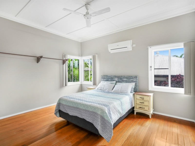 18 Barrett Street, Bungalow QLD 4870