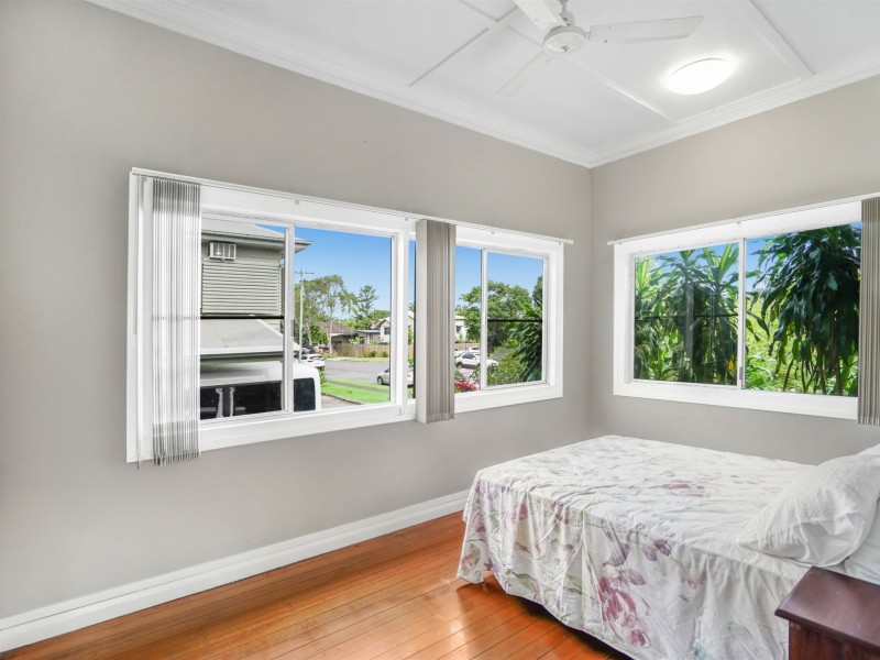 18 Barrett Street, Bungalow QLD 4870