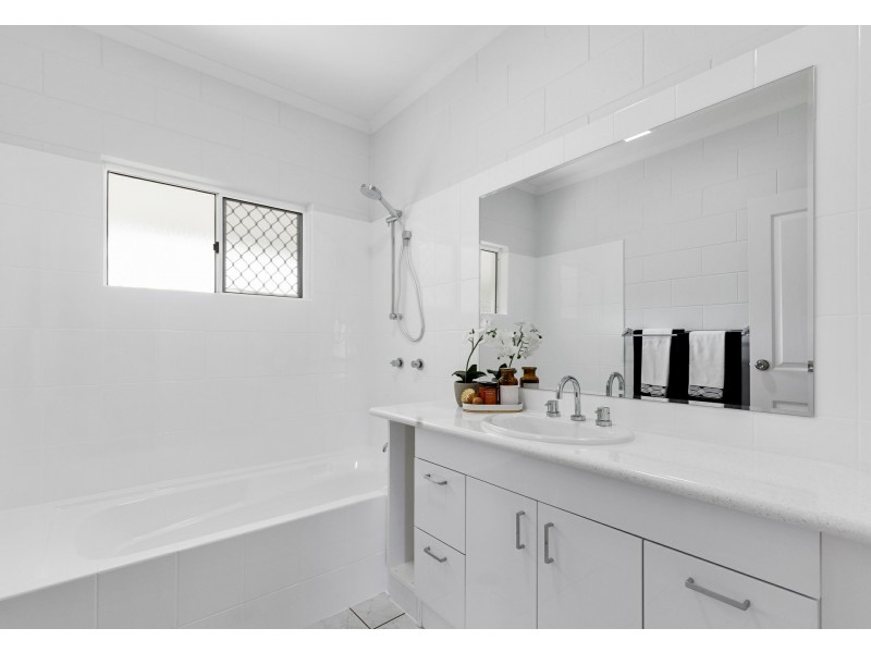 61 Resolution Drive, Bentley Park QLD 4869