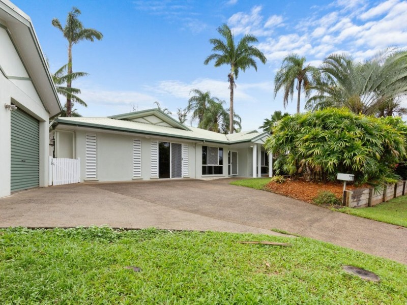 2 Ginger Close, Redlynch QLD 4870