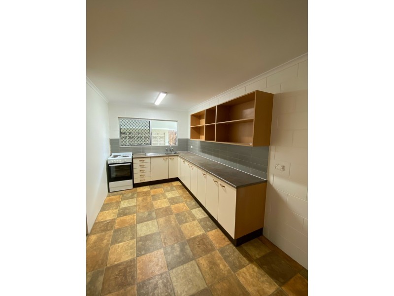 1/139 Russell Street, Edge Hill QLD 4870