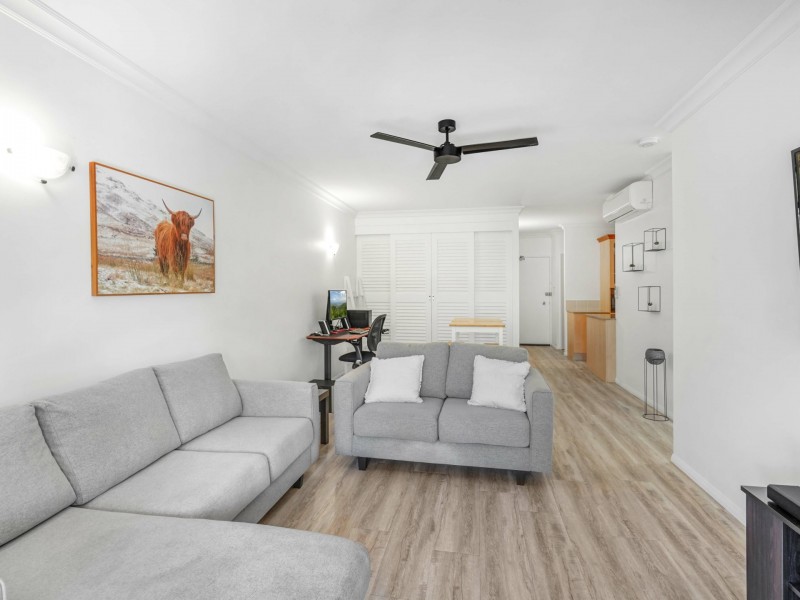 1122/2-10 Greenslopes Street, Cairns North QLD 4870