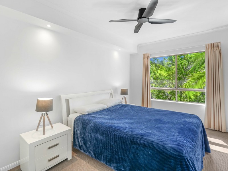 1122/2-10 Greenslopes Street, Cairns North QLD 4870