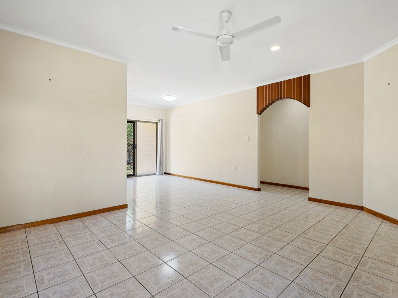 1 & 2/8 Kangaroo Street, Bentley Park QLD 4869