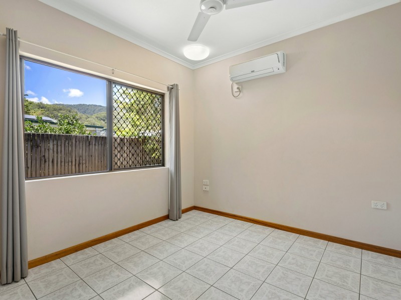 1 & 2/8 Kangaroo Street, Bentley Park QLD 4869