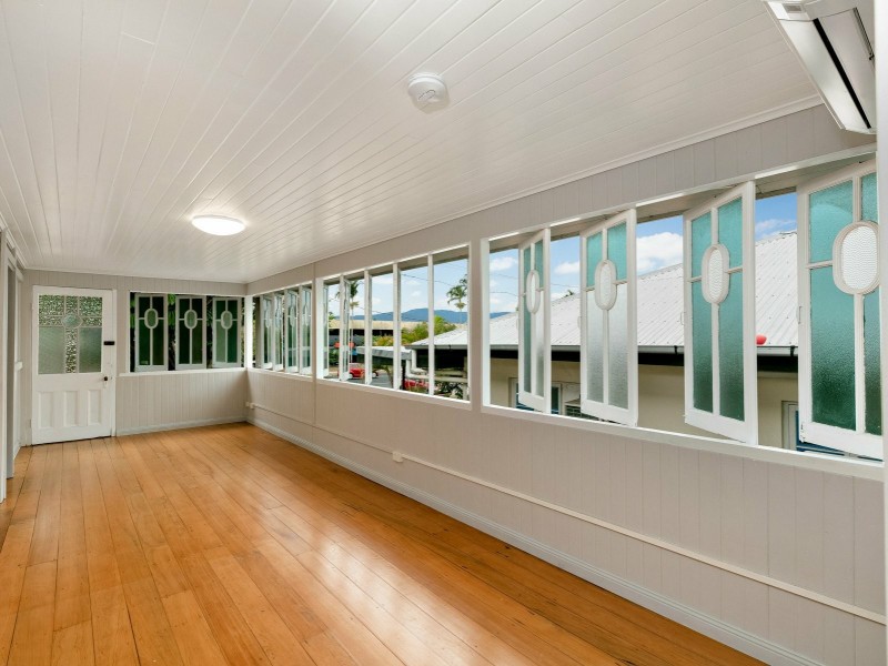 1/237 Lyons Street, Westcourt QLD 4870