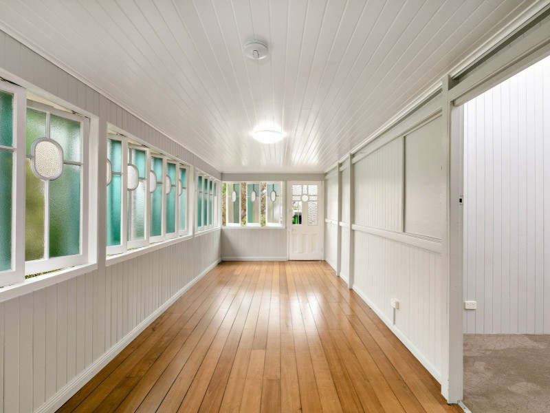 1/237 Lyons Street, Westcourt QLD 4870