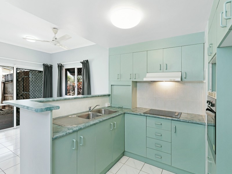 16/10 Brown Street, Woree QLD 4868