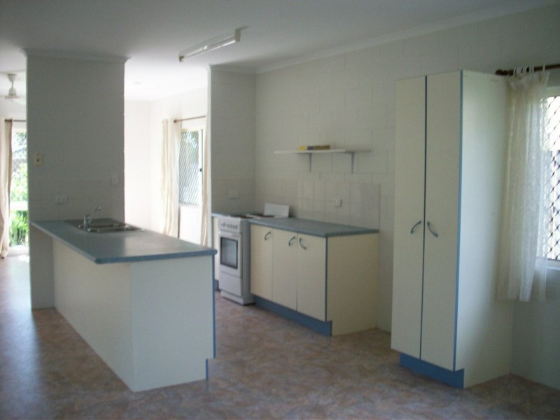 11 Lorraine Close, Bentley Park QLD 4869